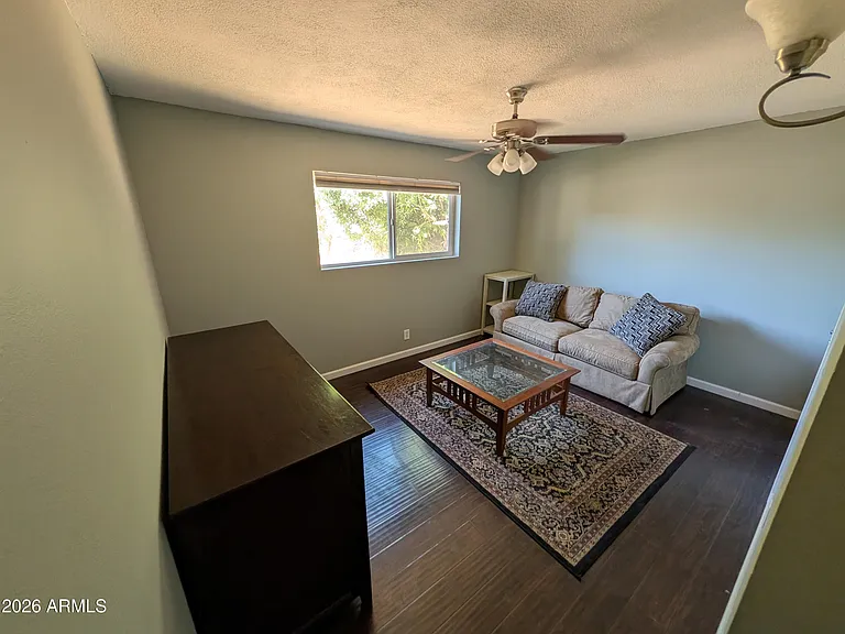 1039 E Larkspur Ln — Photo 9