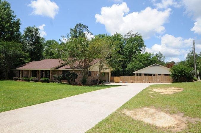 1st image of 63 W Lakeview Dr