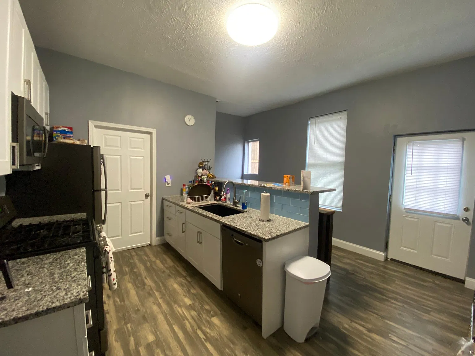 4 bed, 2.5 bath, 1500 sqft, $2,600 — Photo 3
