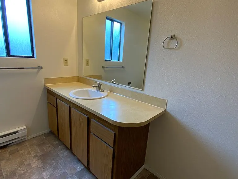 5913 Glenwood Ave #B — Photo 13