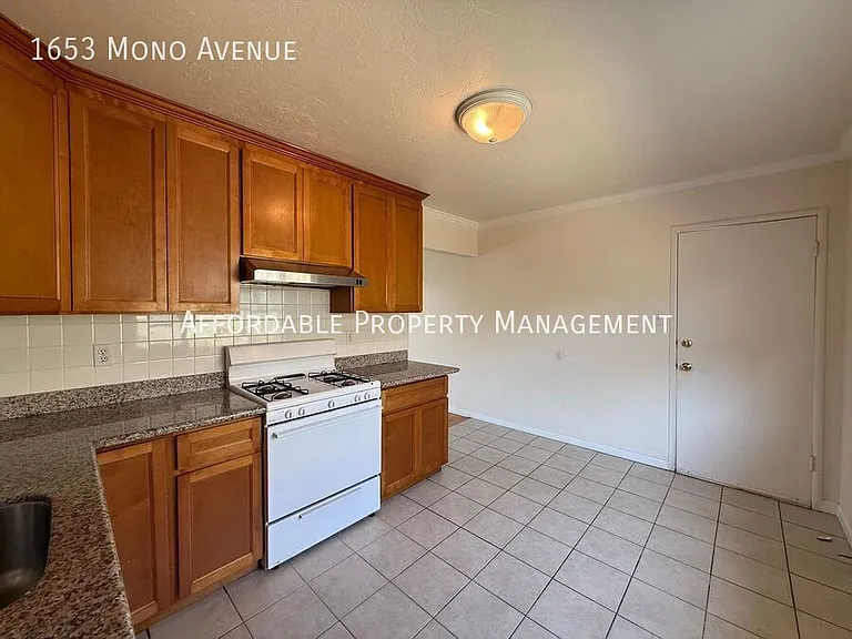 1653 Mono Ave — Photo 8