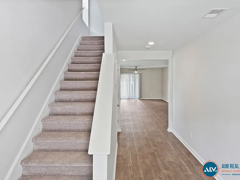 127 Auditorium Rd — Photo 19