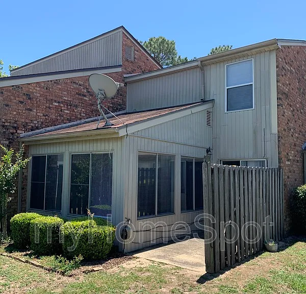 4828 Huron Dr — Photo 18
