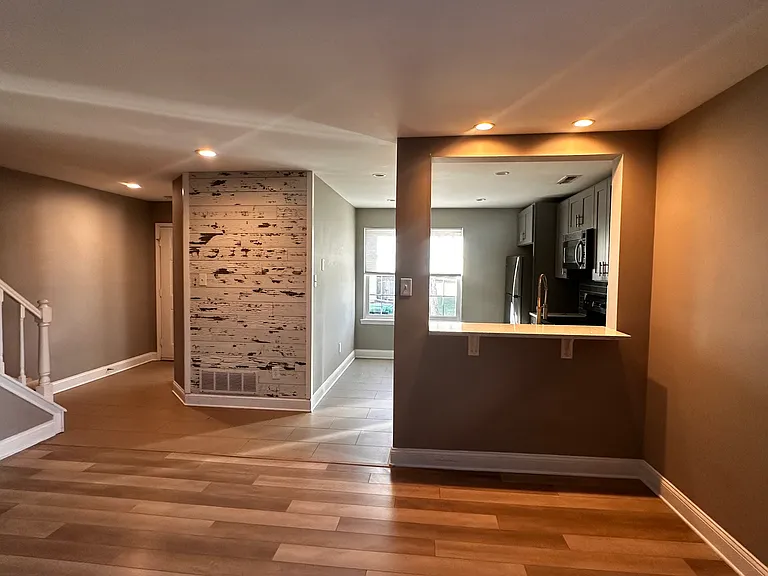 45 Portsmouth Ct — Photo 5