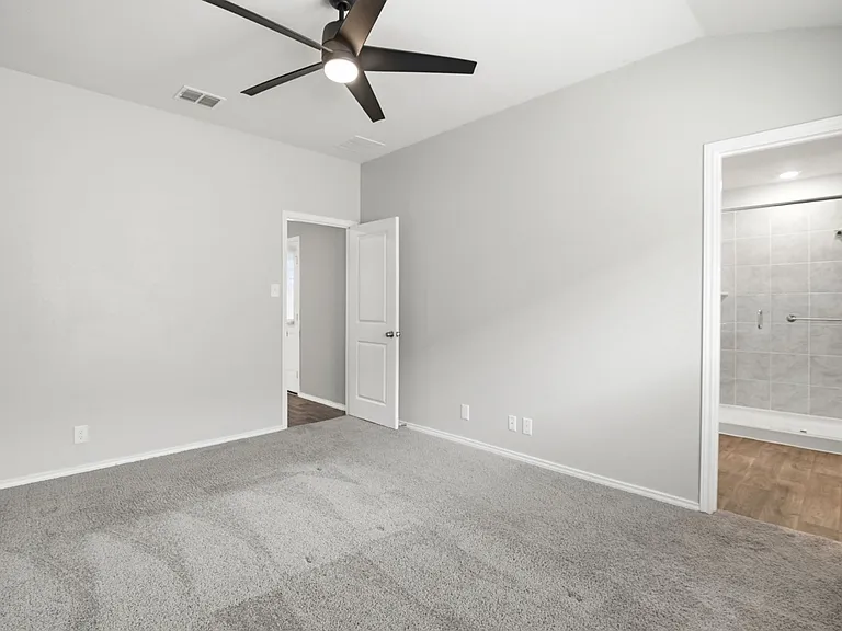 4323 Lake Ritter St — Photo 6