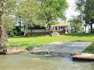 242 Watersedge Loop, Council Grove, KS 66846