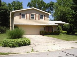 556 W Glendale Blvd, Valparaiso, IN 46385