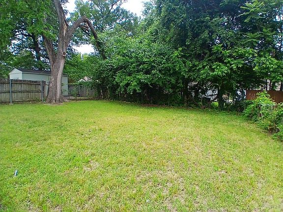 3rd image of 807 Kippley St