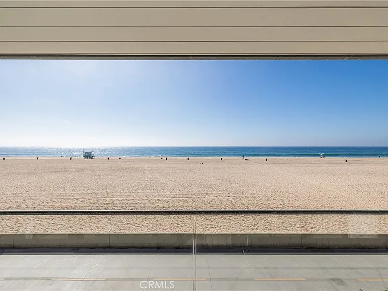 2428 The Strand — Photo 39