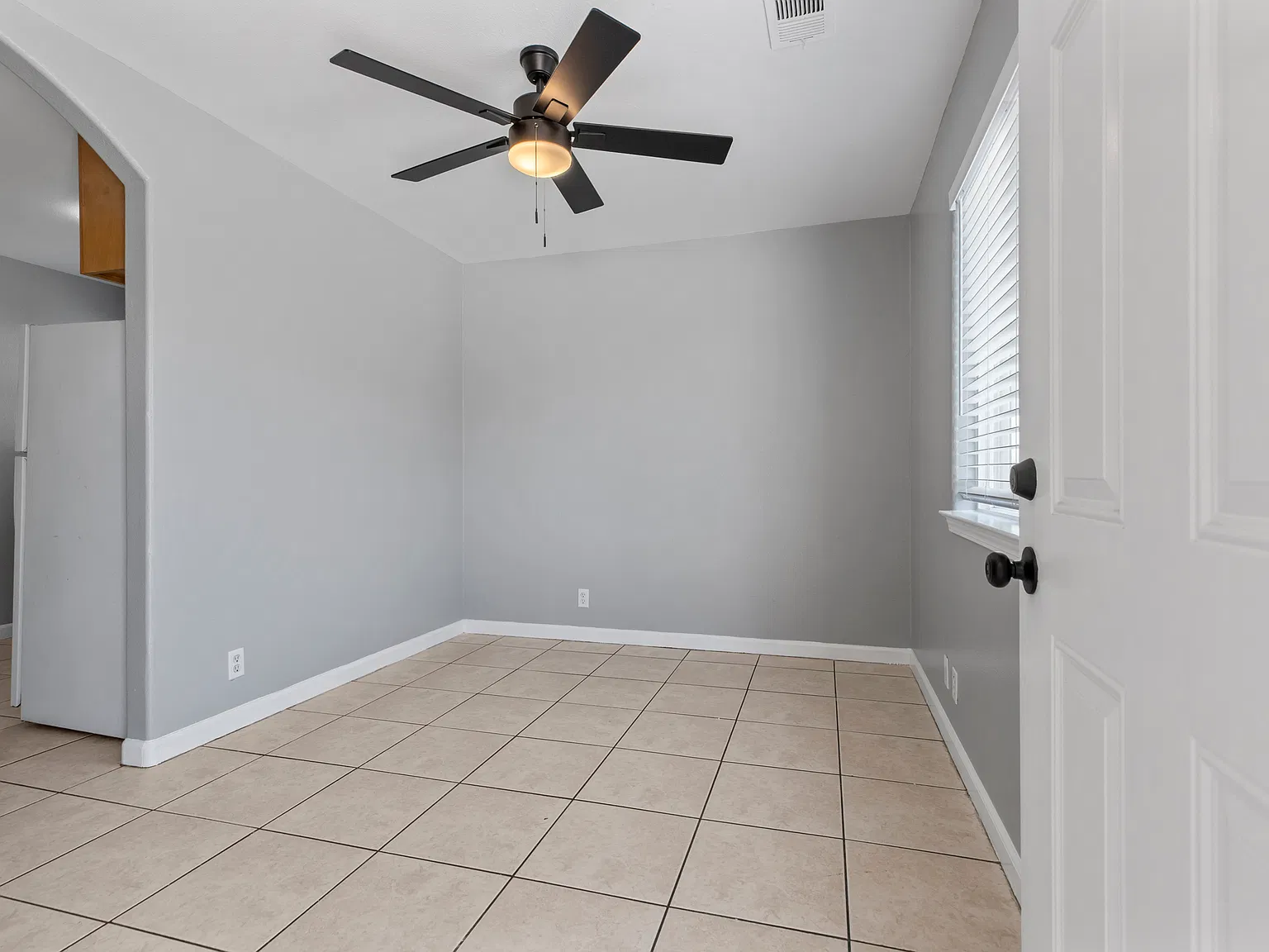 2 bed, $1,800 — Photo 2