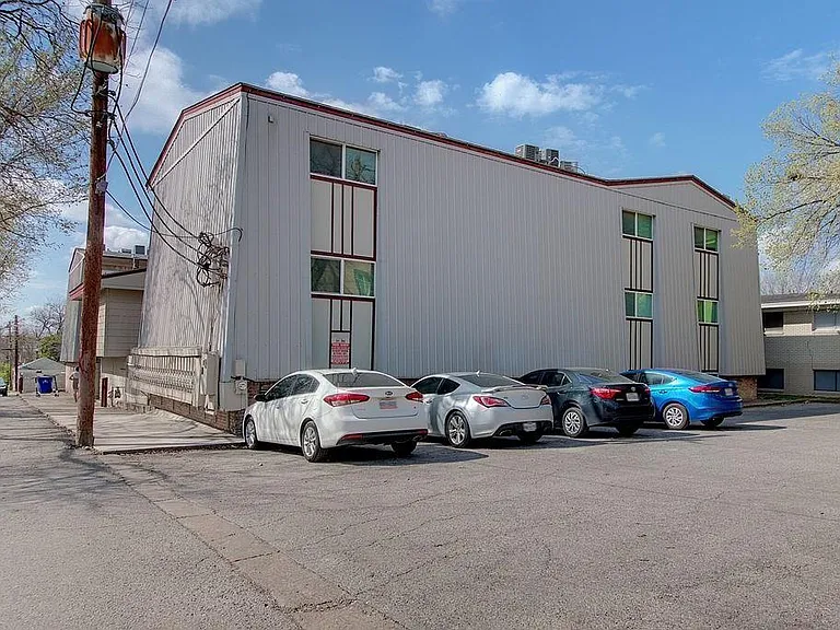 2207 Leon St #309 — Photo 14