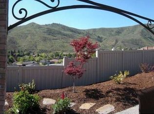 627 Castle Heights Dr, Wenatchee, WA 98801