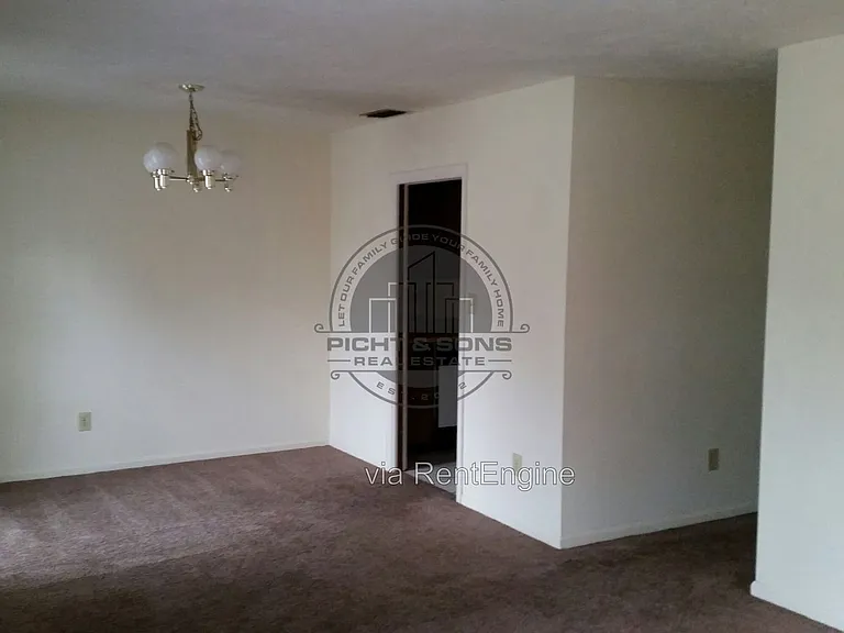 157 Locke St — Photo 3