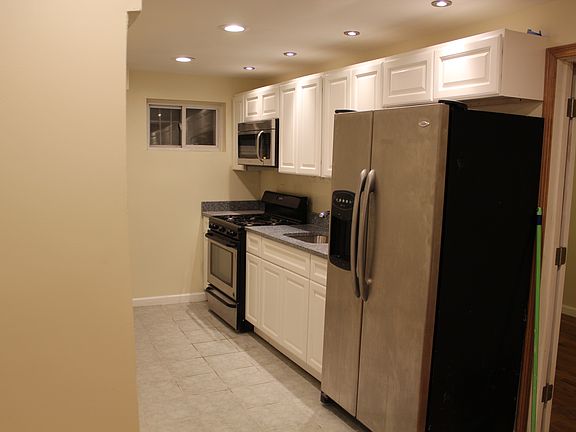 2nd image of 171 Madison St APT 1