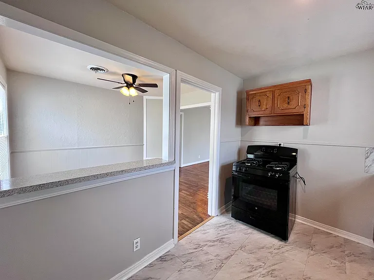 4701 Spiser Ln — Photo 8