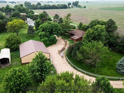 127 S Buffalo Rd, Doniphan, NE, 68832