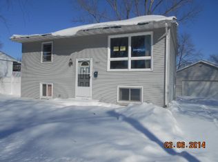 606 Westwind Dr, Carpentersville, IL