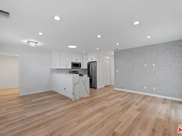 10728 Aqua Vista St, North Hollywood, CA 91602