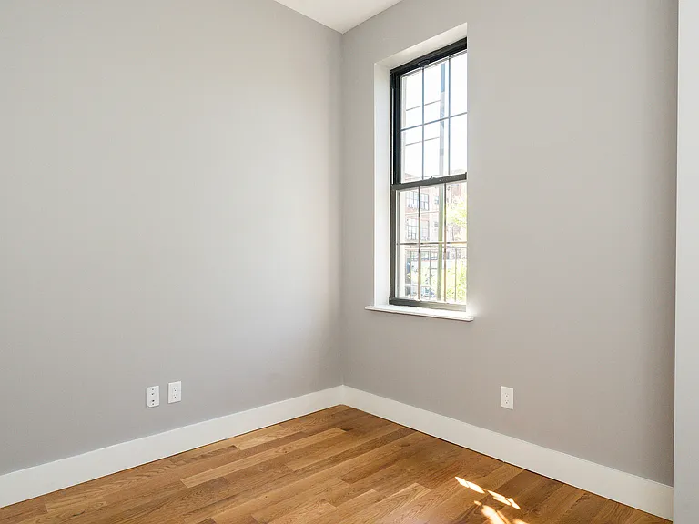 240 Boerum St #3 — Photo 14