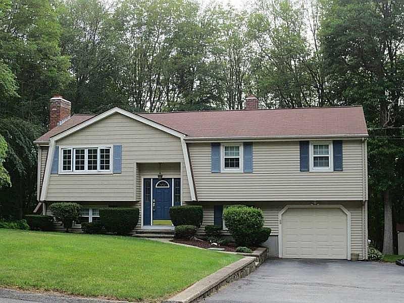 1st image of 32 Maureen Dr
