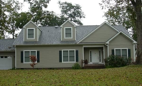 1st image of 121 Riverview Dr