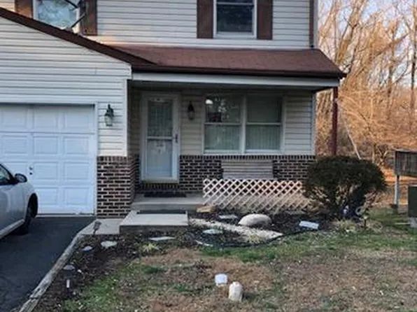26 Bowling Green Ave, Morrisville, PA 19067