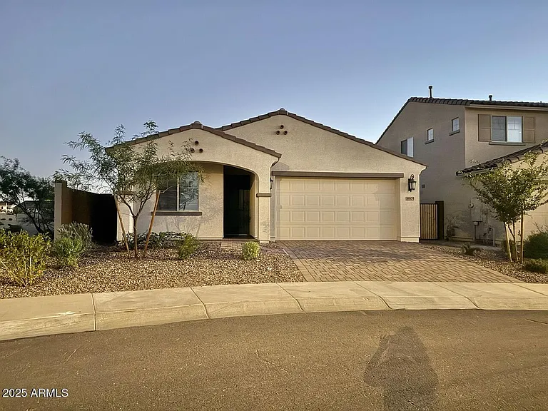 8905 W Orange Dr — Photo 1