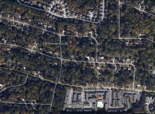 218 Pineland Dr SE, Marietta, GA 30082