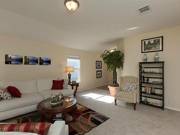 3rd image of 113 Camellia Dr