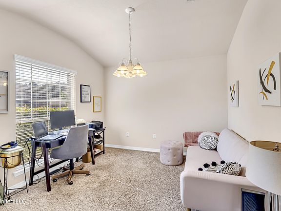 3rd image of 10251 English Manor Dr