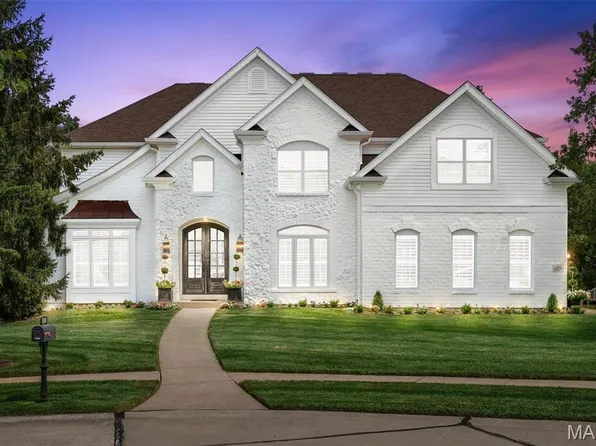 1201 Parkway Meadow Ct, Ballwin, MO 63021