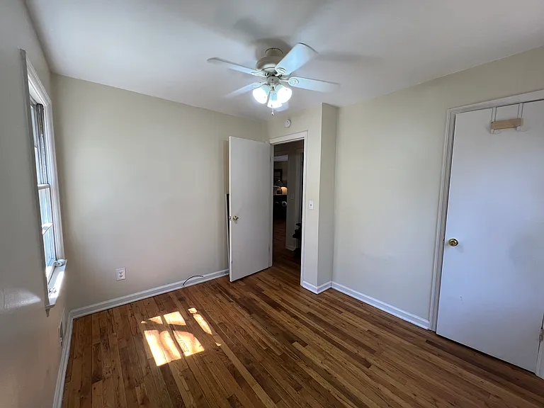 240 Habersham Dr — Photo 16