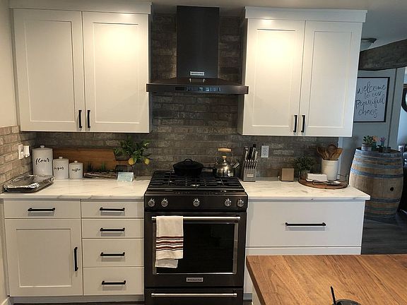 4th image of 457 Stirling Dr