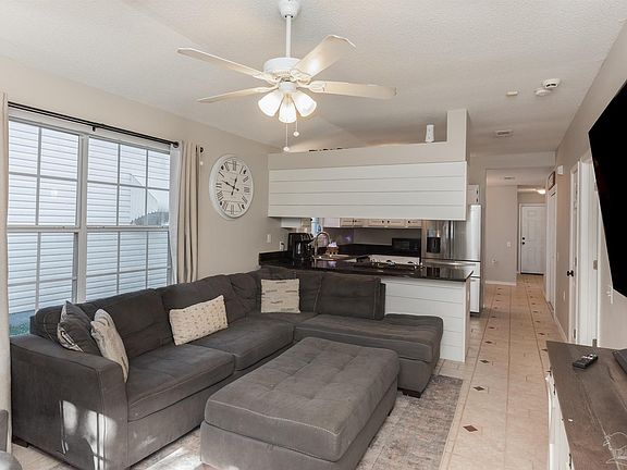 5th image of 1629 Governors Dr
