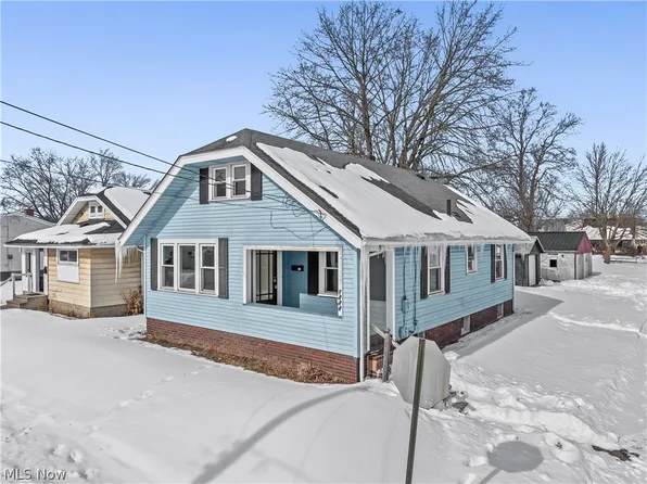 2111 21st St NE, Canton, OH 44705