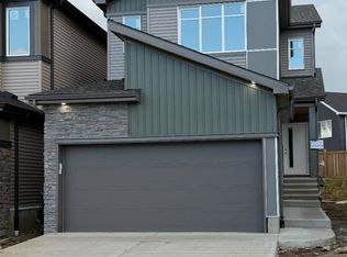 432 27th St NW, Edmonton, AB T6T2J3