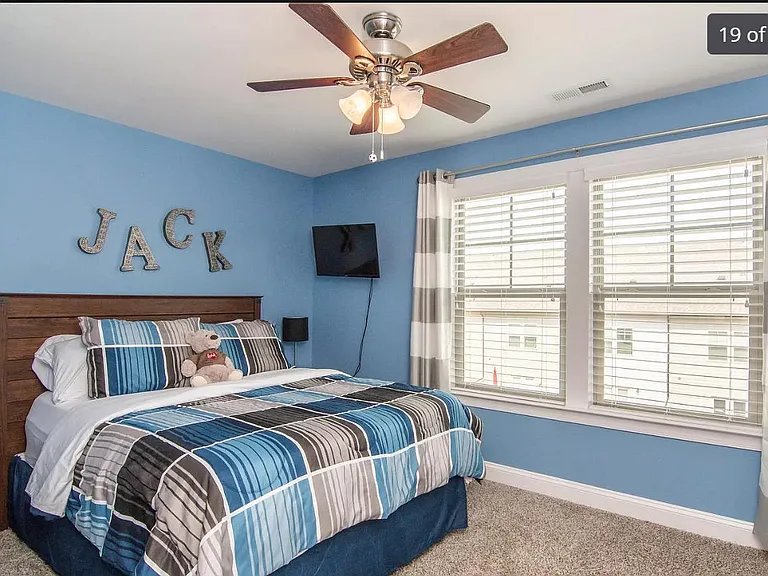 1424 Providence Green Ln — Photo 16