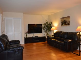 109 S Prairie Ave, Bloomingdale, IL 60108