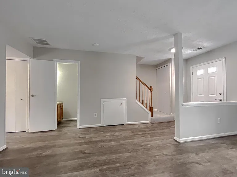 4232 Drake Ct — Photo 3