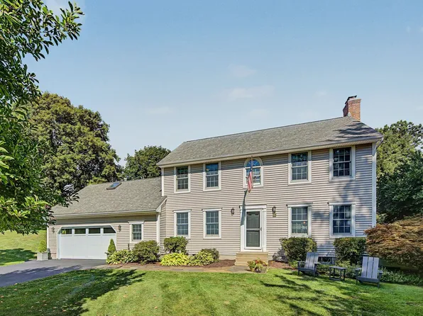 56 North St, Hatfield, MA 01038