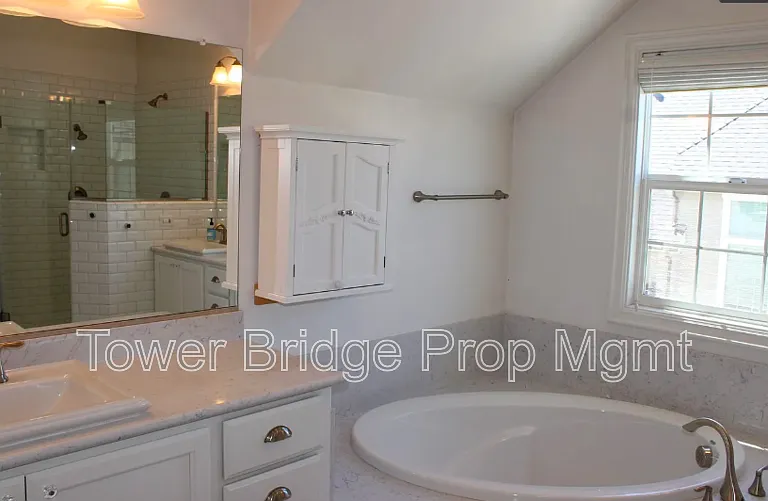 1096 Provence Village Dr — Photo 16