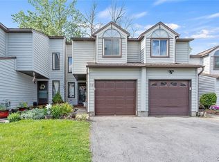 112 Sudbury Dr, Liverpool, NY 13088