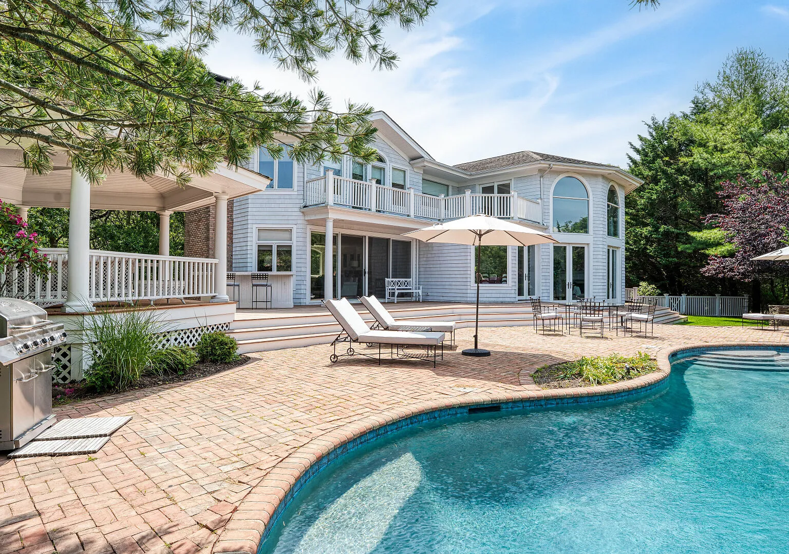 Sunset Bay view, Balcony, Pool, Private Gate — Photo 1