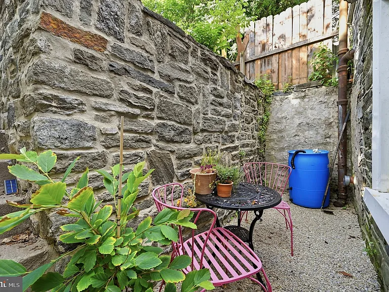 124 Grape St — Photo 23