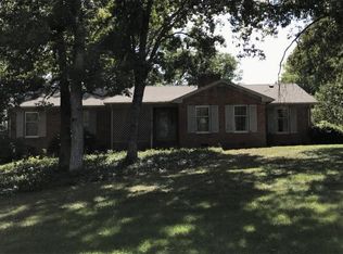 2212 Lakeview Ter, Burlington, NC 27215