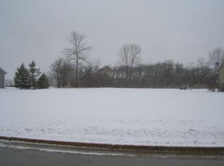 2990 W Yorkshire Cir, Franklin, WI 53132