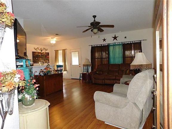 3rd image of 783 Deauville Cir E