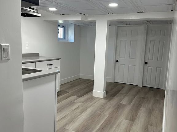 3rd image of 16 Bellair Pl Floor Basement