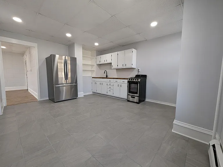 124 S 2nd St #202 — Photo 7