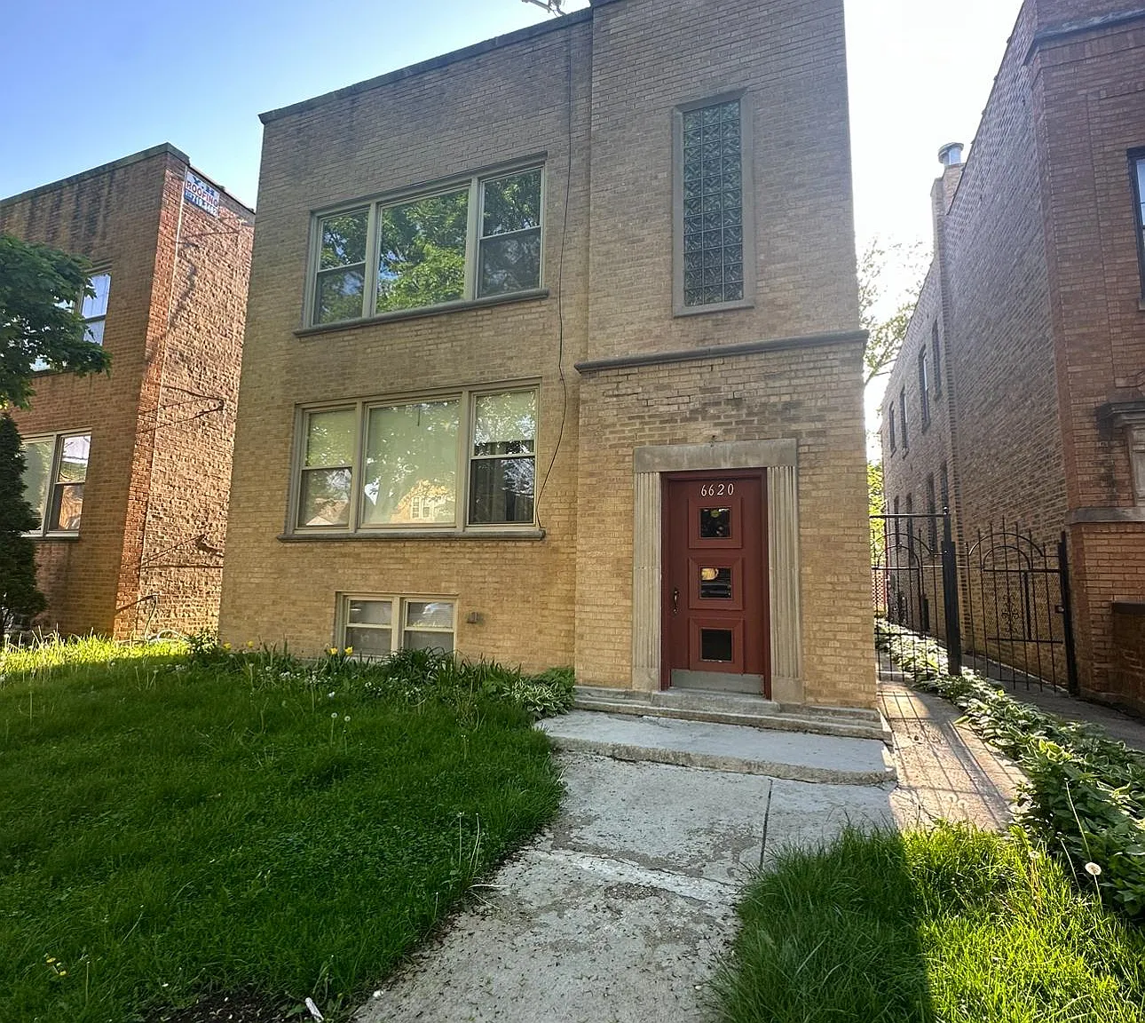 2 bed, 1100 sqft, $1,800 — Photo 1